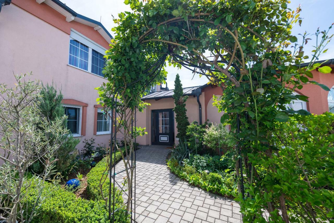 Sekt & Wein - Walter Klein Apartment Illmitz Ngoại thất bức ảnh